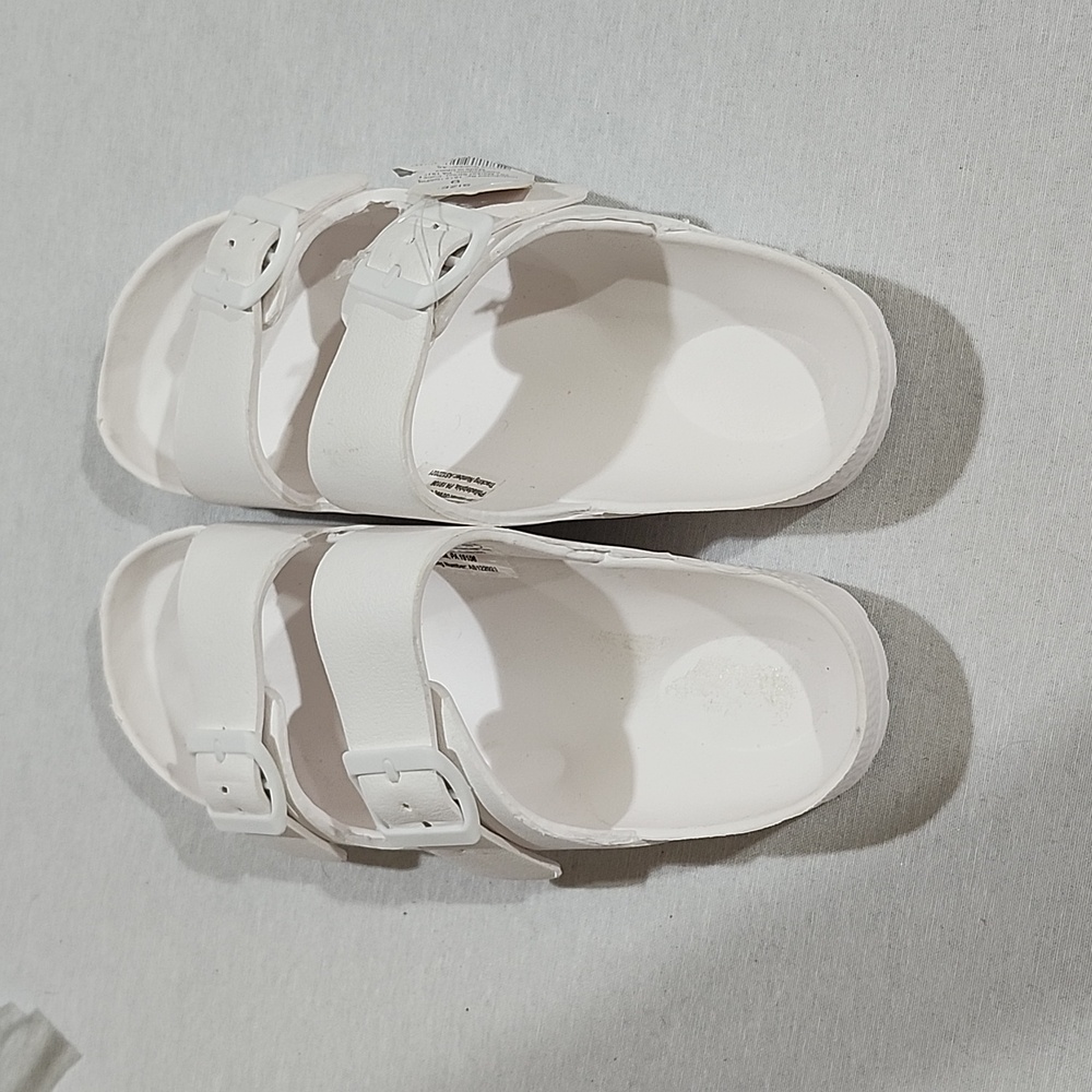 SOLE MATES WHITE SANDALS